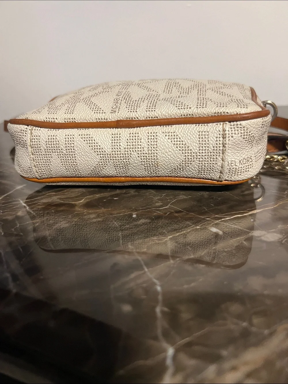 Michael Kors Jet Set Small Crossbody Bag in a vanilla and acorn color trim strap